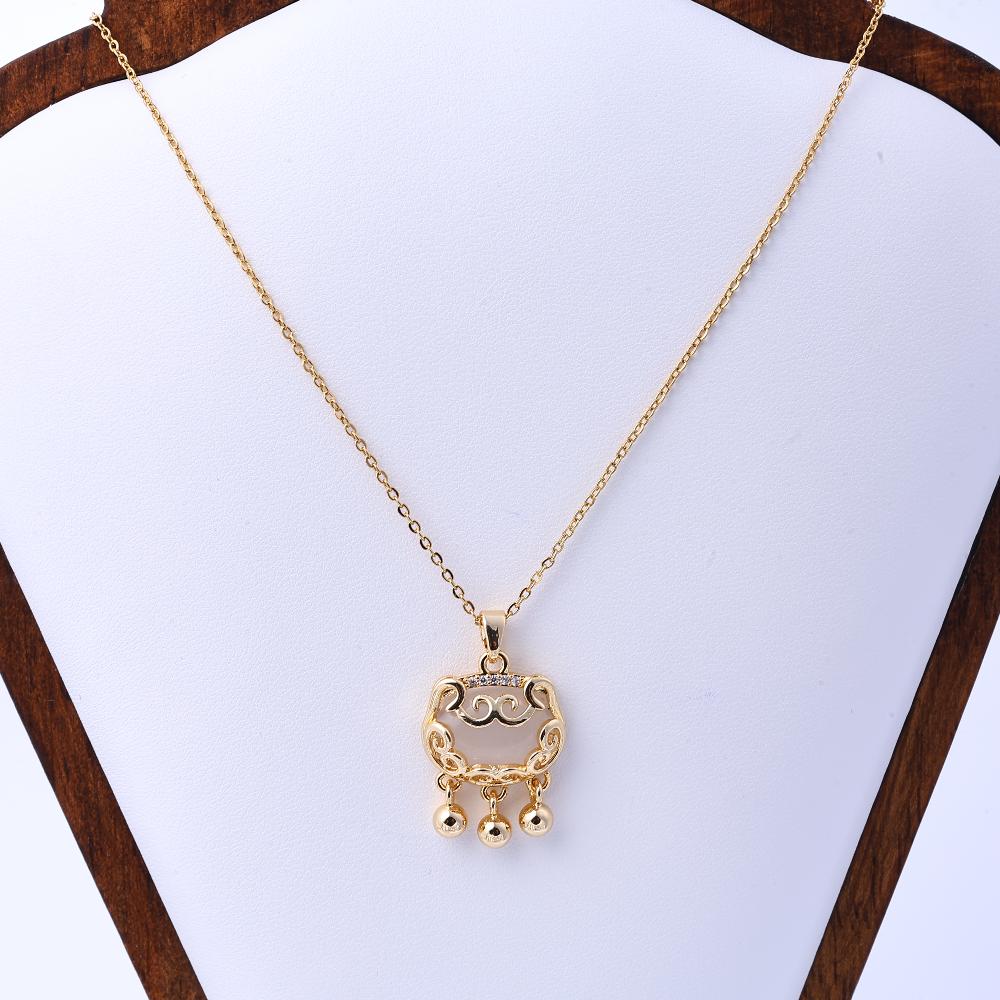 Titanium steel non fading necklace, women's cat eye stone, safety lock, light luxury, niche design, collarbone chain, versatile,