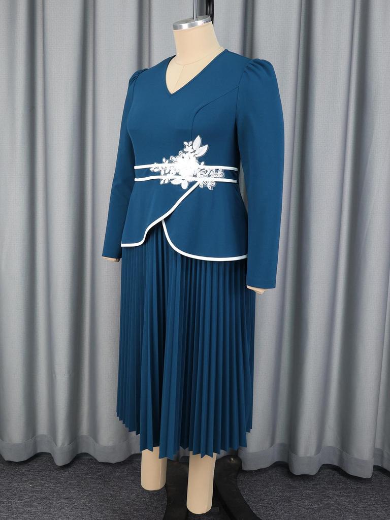 Plus Size Women's Navy V-Neck Long Sleeve Ruffle Dress, Waist-Cinched and Elegant with Pleated Skirt