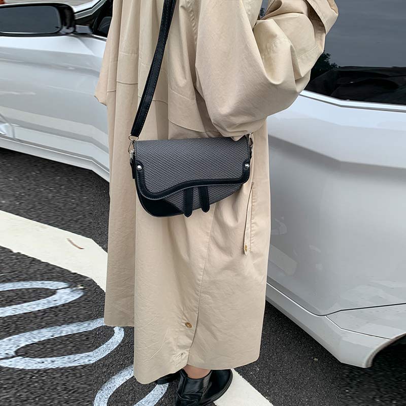 Fashionable High-end Saddle Bag Korean-style Exquisite Square Bag Solid Color Simple Crossbody Bag Versatile Casual Shoulder Bag