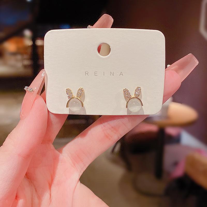 

S925 Silver Micro-Inlaid Rabbit Earrings with Cat s Eye Stone Design for Women золотой