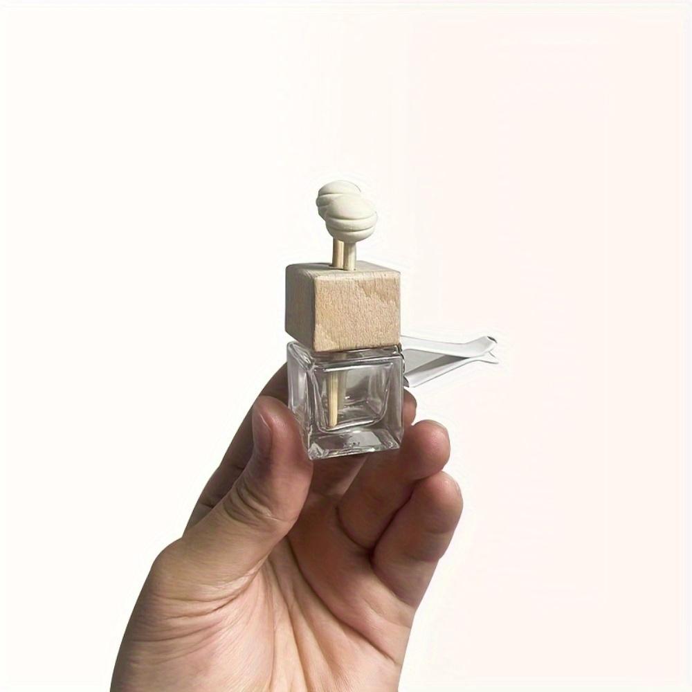 1PC Hot selling 8ml transparent glass square car fragrance bottle perfume bottle is very popular