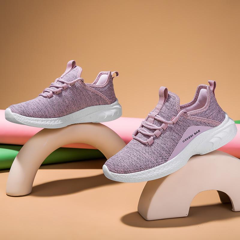 Summer New Breathable Casual Shoes Soft Sole Light Running Shoes Mesh Breathable Sneakers
