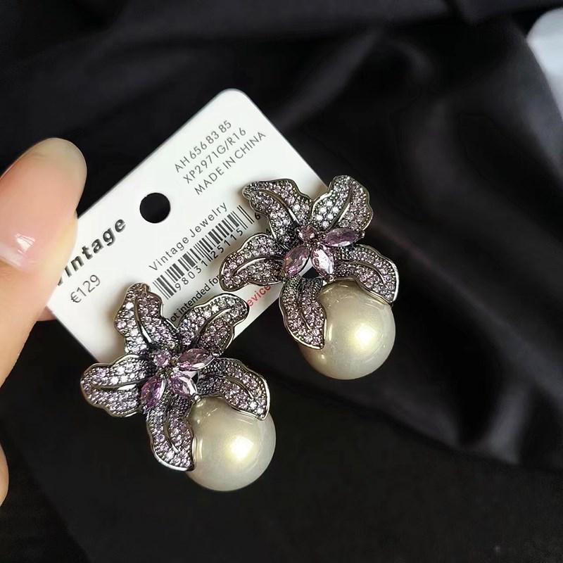 S925 Silver Needle Lily Earrings: Luxurious Pearls & Sparkling Diamonds for Women.