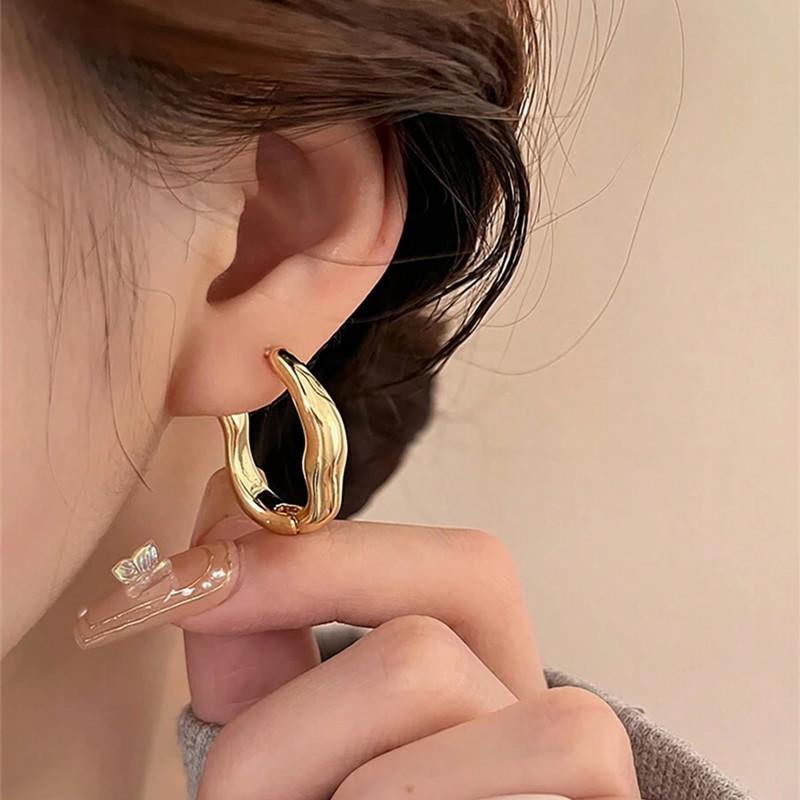 1 Pair, Fashionable, Inlaid with Synthetic Zircon, Fashionable, Niche, Irregular Earrings