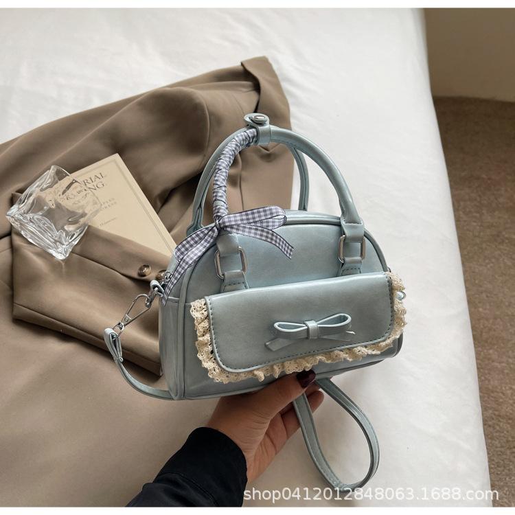 Korean Version of Premium Texture Bowling Bag Women's 2025 Niche Fashion Girls Shoulder Bag Versatile Cute Messenger Bag