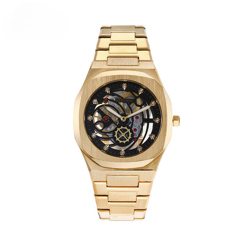 Modische Skelett-Uhr für Herren Schmetterlingsschließe Herrenuhr Durchsichtiger Boden Quarzuhr