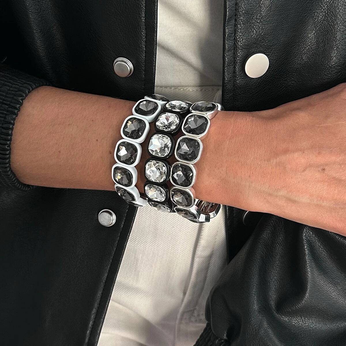 

Salircon Elegant Irregular Acrylic Rhinestone Bracelet Open Ring For Women Korean Fashion Geometry Adjustable Party Jewelry Gift