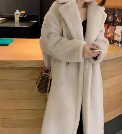 Neuer Herbst- und Winter-Island-Imitat-Kaschmir-Langmantel-Imitat-Pelzmantel Damen Schwarz Pfirsichpulver
