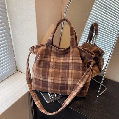 Women's Vintage Plaid Shoulder Bag Large Capacity Commuting Lightweight Tote Bag