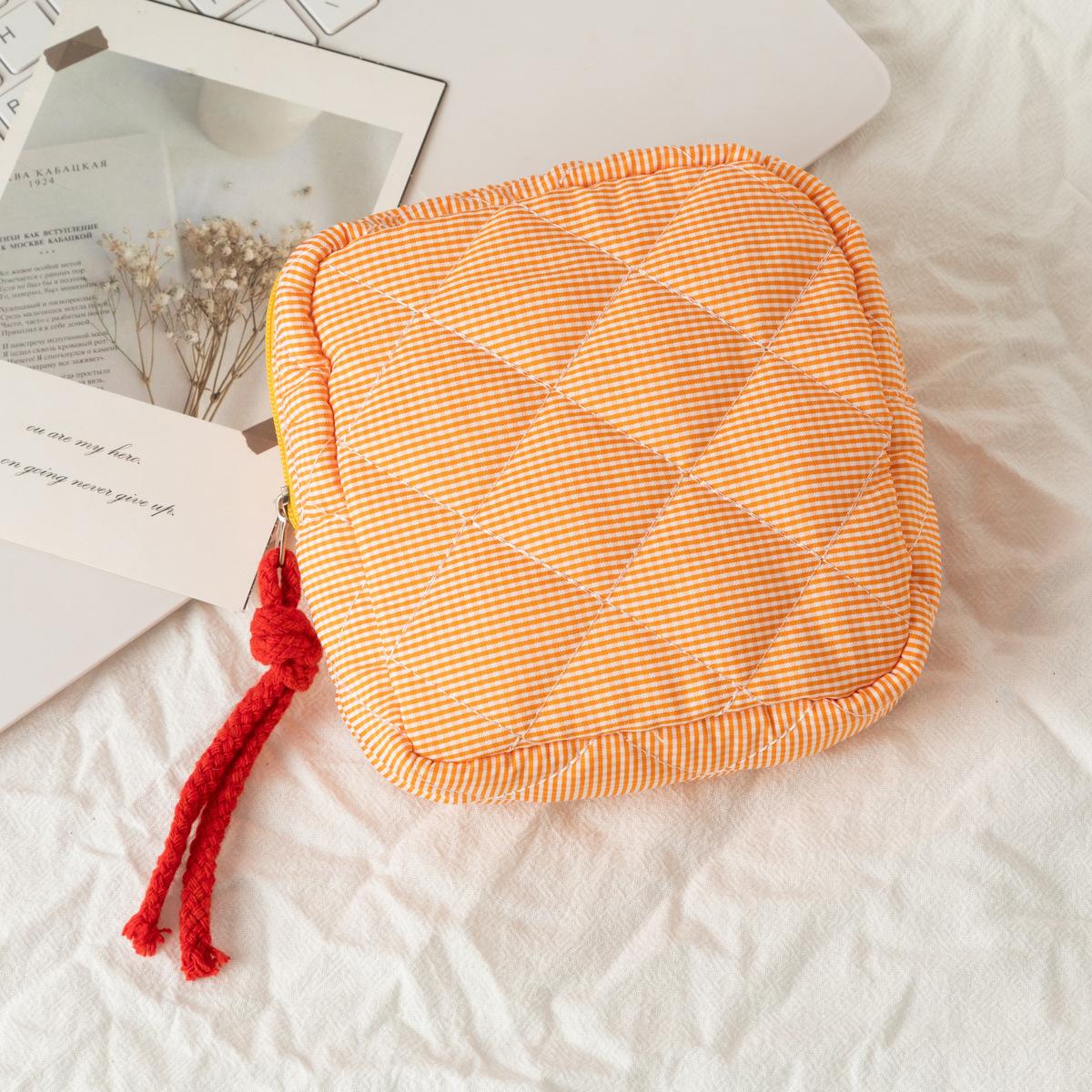 Large Capacity Makeup Bag Portable Lipstick Storage Bag Coin Purse Large Capacity Portable Travel Bag For Shopping Daily Travel оранжевый