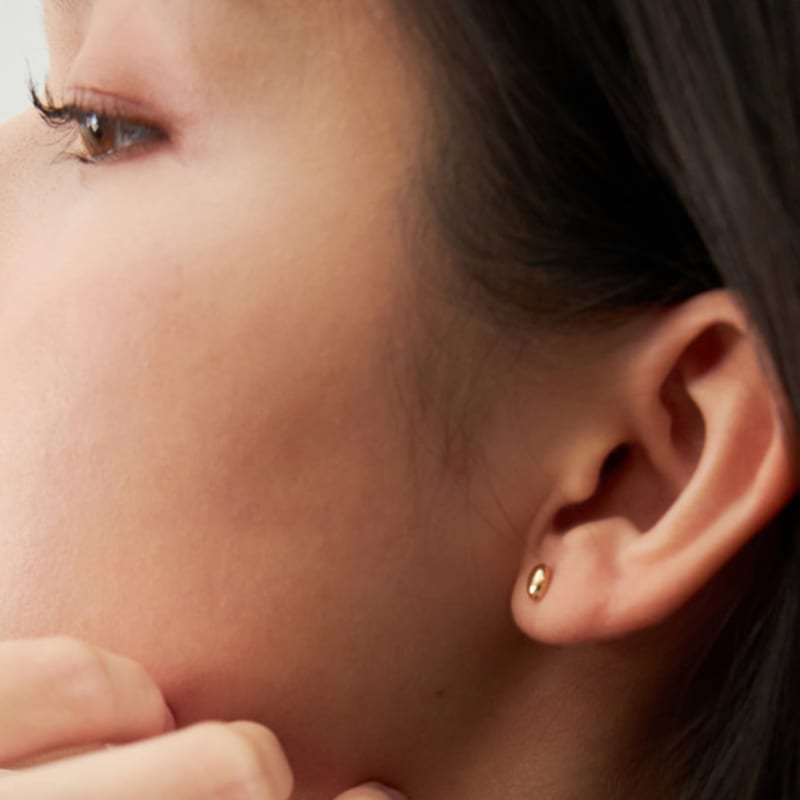 BAEK WOL Tiny Oval Earrings (14K Gold)