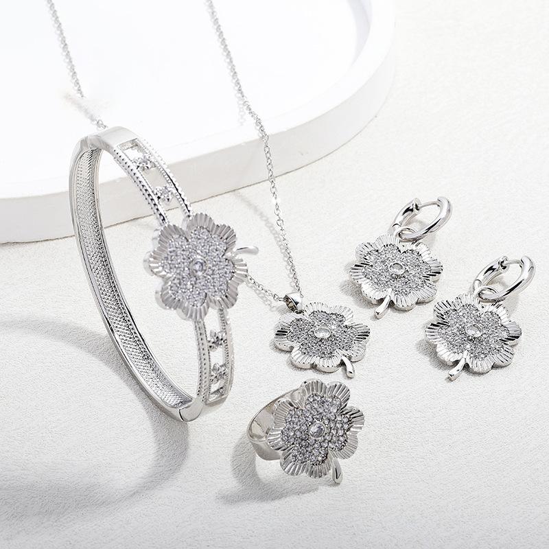2026 Four-piece Necklace Set Zircon Collarbone Chain Women's Four-leaf Clover Jewelry Collarbone Chain Set