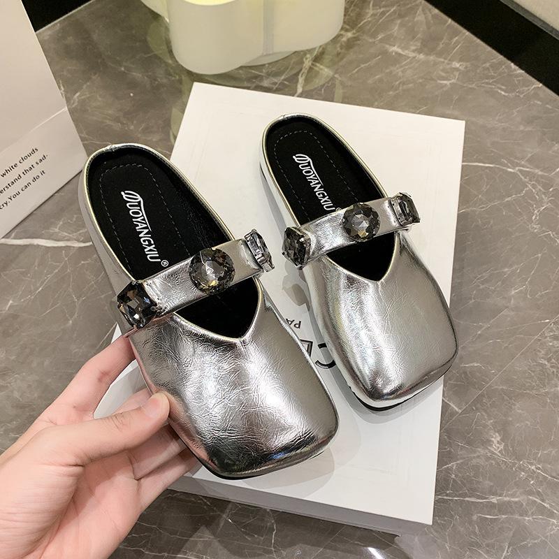 Internet Celebrity Super Fire Fairy Wind Square Head Baotou Rhinestone Versatile Slippers Women's Shoes Summer Wear 2025 New Flat Sandals