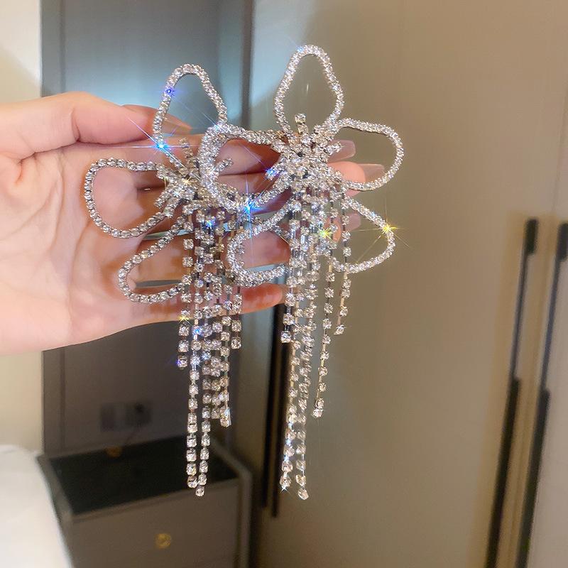 Luxury Spider Web Drop Tassel Earrings with Inlaid Diamonds