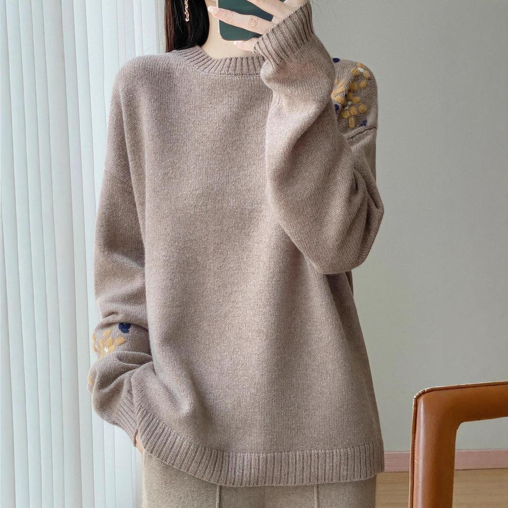 2025 Fall/Winter Women's Embroidered Loose Pure Wool Turtleneck Sweater, Thickened Long Sleeve Knitwear in Lazy Style