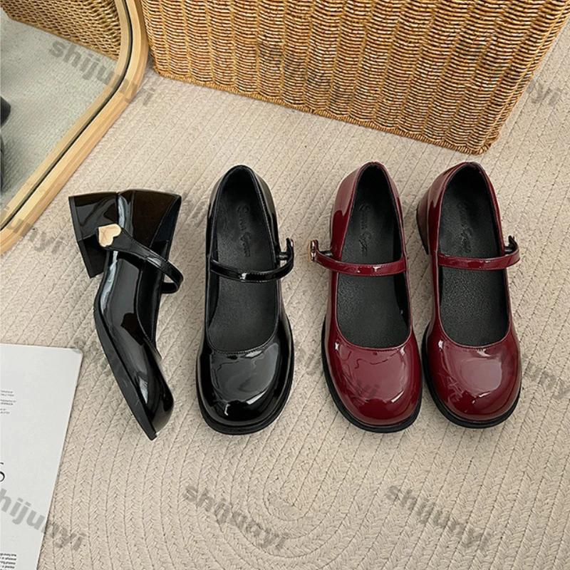 Módní dámské červené vysoké podpatky boty Mary Jane dámské 2025 jaro nové kulatá špička robustní platforma lodičky žena PU kůže gotické jediné boty