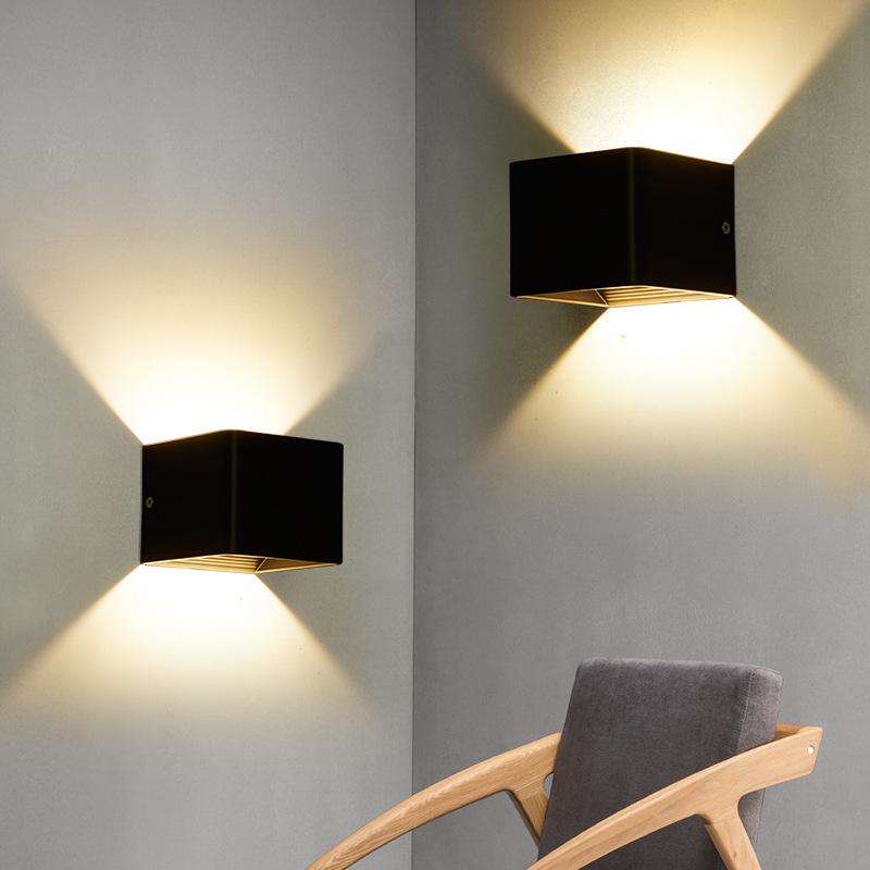 Lampada da Parete Moderna a LED - Design Creativo in Alluminio per Camera da Letto, Comodino, Hotel, Club, Corridoio e Corridoio Interno.