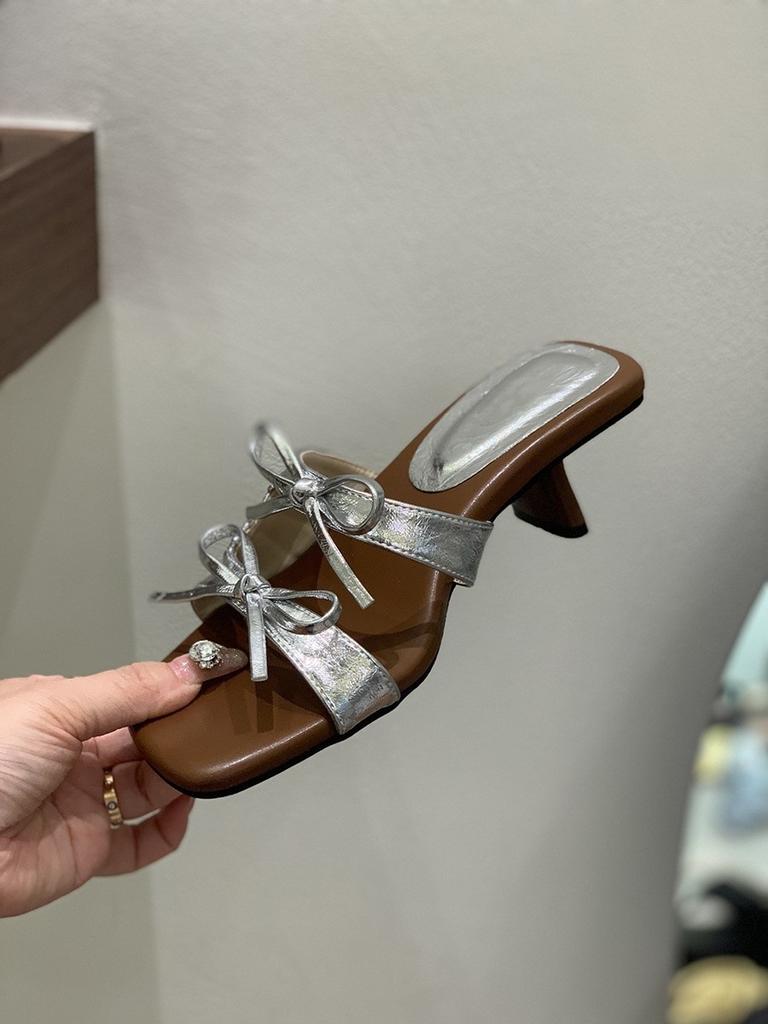 Hausschuhe mit hohen Absätzen Damen Oberbekleidung Sommer neu Französisch Retro sanfte Schleife mit Rock Sandalen schönes Temperament Sandalen