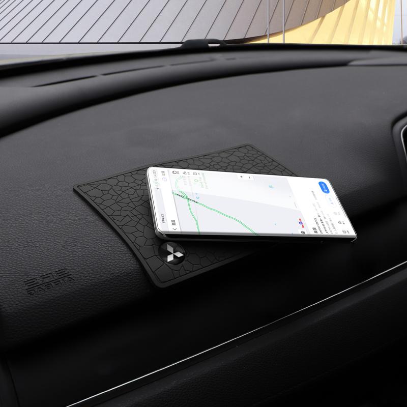 PVC Bil Anti-Slip Matta Instrumentbräda Telefon Anti-Slip Gel Pad För Mitsubishi Lancer Mirage Pajero Ralliart Jinxuan Ex Pajero LO7