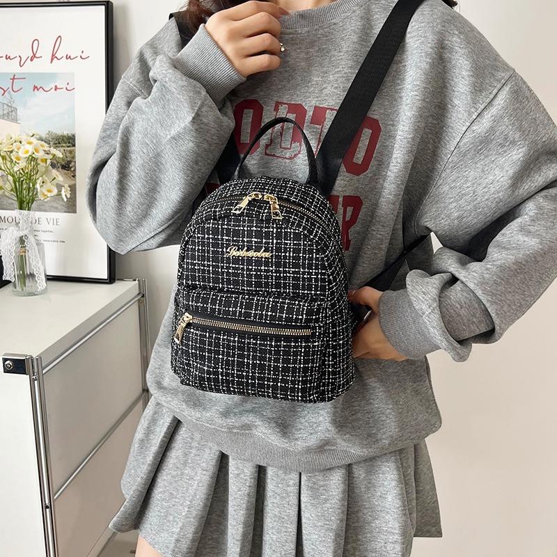 Beautiful retro trend temperament portable backpack new spring fashion versatile exquisite backpack backpack