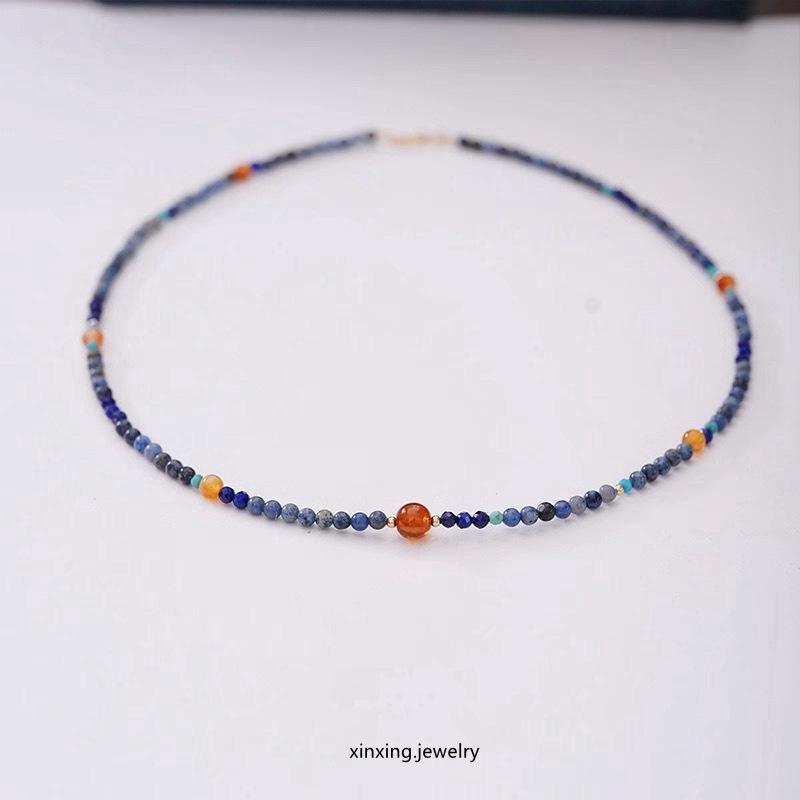 Nischen-Luxus Schlüsselbein-Halskette mit Lapislazuli, rotem Achat und Türkis