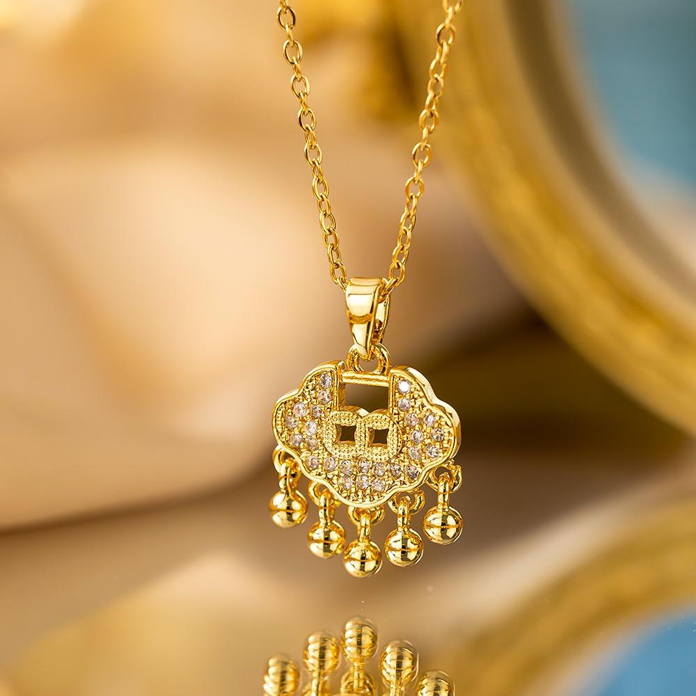 Elegant Luxury Full Zircon Copper Micro Inlaid Necklace Women Simple Exquisite Collarbone Chain Necklace