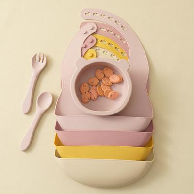 Wholesale Silicone Children Tableware Baby Feeding Set Silicone Sucker Bowl Dishes Plate Spoon Fork Waterproof Bibs Baby Stuff