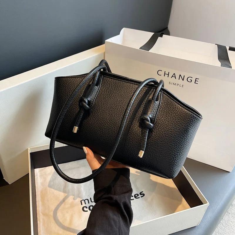Bag woman 2025 new fashion all-in-one Korean style explosive high-end fashion small shoulder underarm commuting purse tote bags