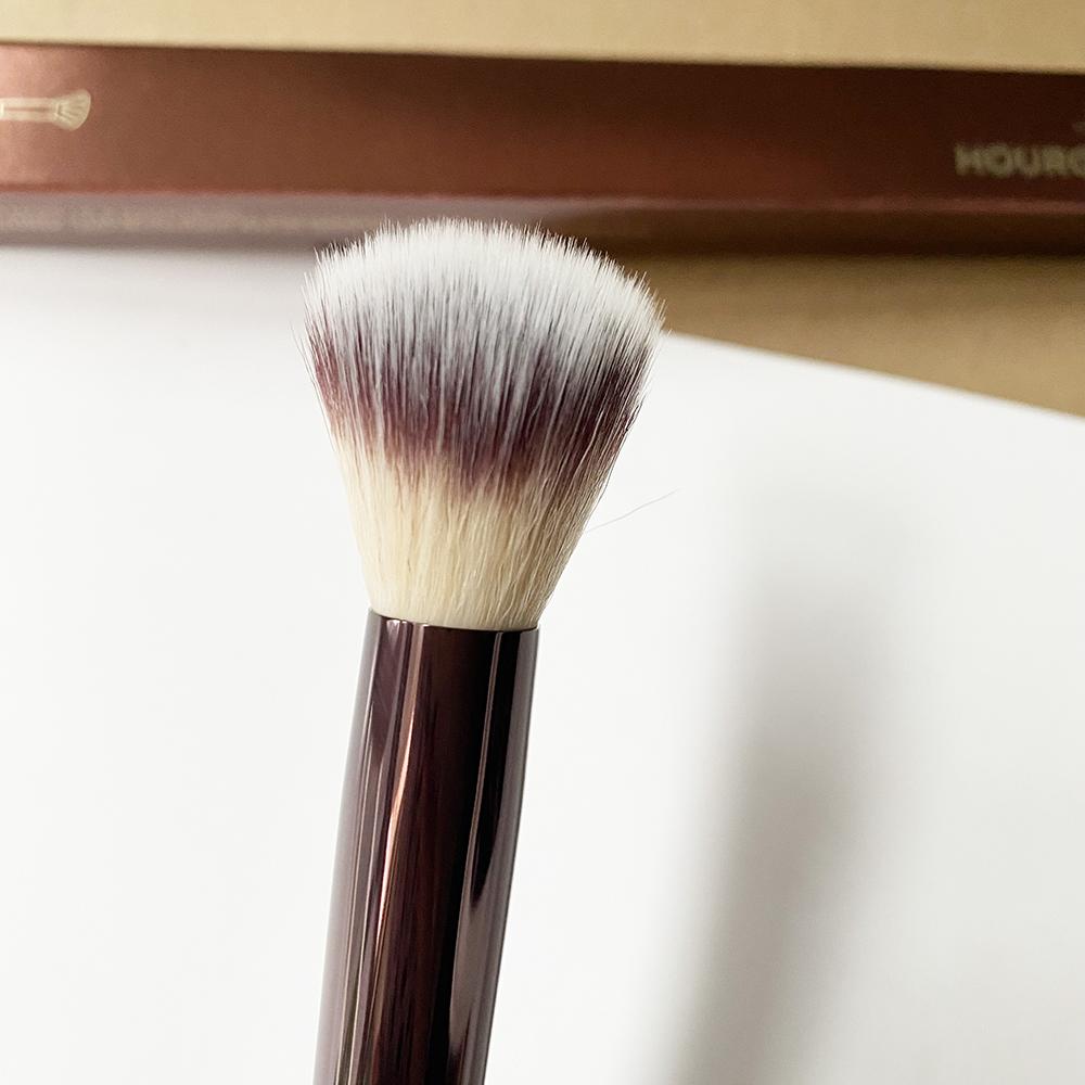 Luxury Blush Brush No.15 Angled Stippling Contour Makeup Brush with Soft Synthetic Hair Alumininum Handle