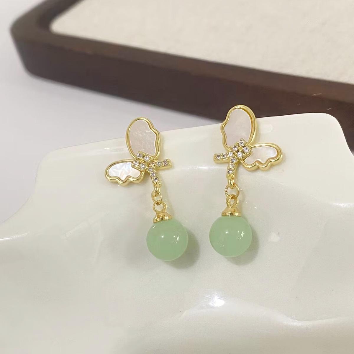 Elegant Green Pearl Seashell Butterfly Earrings in Chinese Retro Style