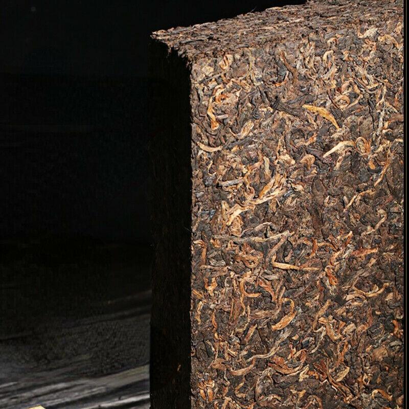 Chinese Aged Pu-Erh Tea Yunnan Cooked Pu-erh Black Tea Craft Gold Brick 1000g