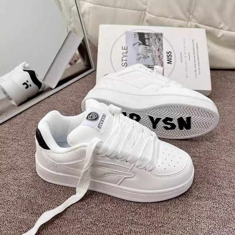 Small fresh and breathable fashion board shoes women's ins tide thick-soled versatile little white shoes 2025 summer student casual bread shoes