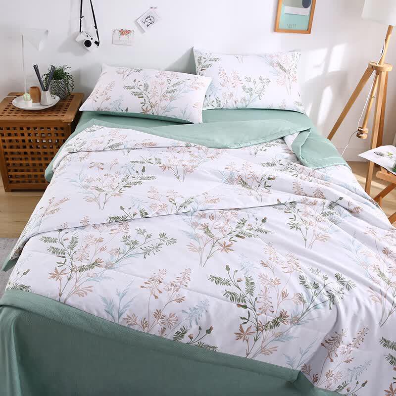 YEKEROLAN Summer Cooling Comforter