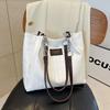 Student Party Large Capacity Bag Women's New Fashionable Chain Tote Bags Versatile Casual Shoulder Bags