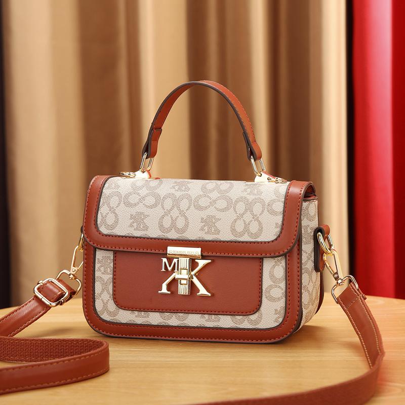 

Сумка женская большой вместимости 2025 новая универсальная сумка-мессенджер маленькая квадратная сумка с высоким чувством ниши на плечо женская сумка тренд