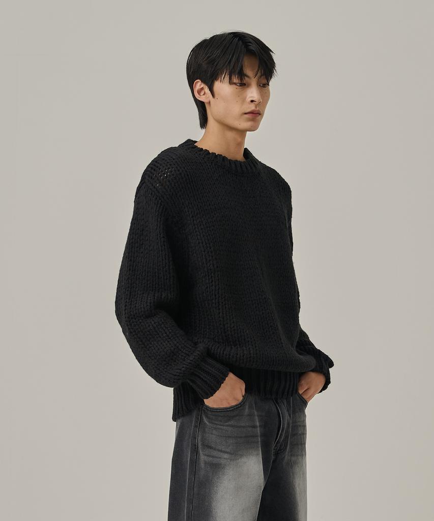 ANALOG MOOD Heavy Warm Round Pullover Knit (Black)