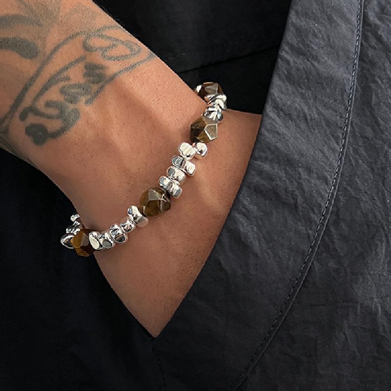 Unique Retro Brown Amber Beaded Bracelet: Niche Design for Men and Women