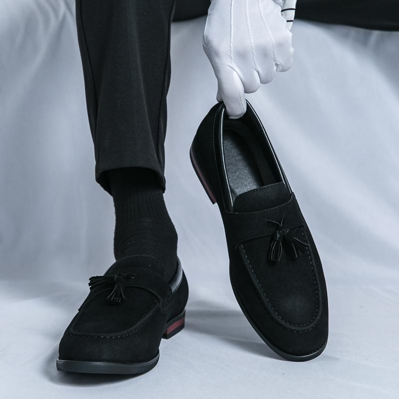 High Quality Men's Cow Suede Comfortable Loafers Spring /Autumn Fashion Brand Men's Pointed Soft Sole Tassel Party Dance Shoes