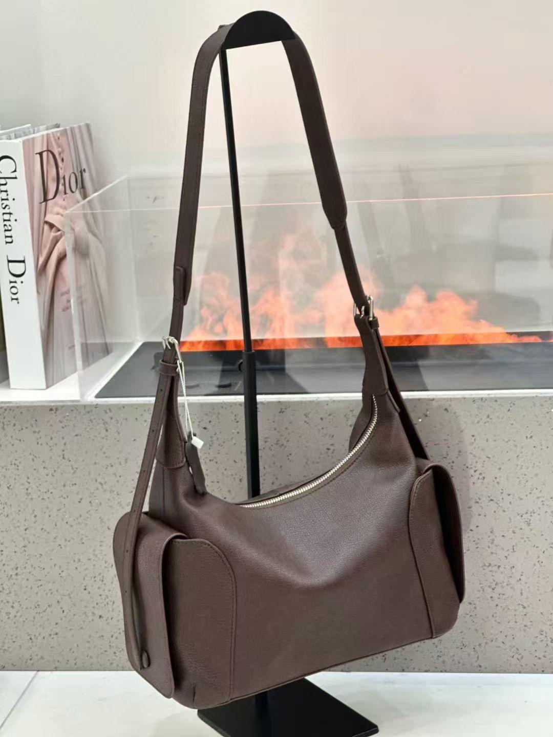 

Bag 2025 New Korean Style Women s Cross-body Commuting Large-capacity Casual Leather Underarm Length 29X 11 X31cm кавовий