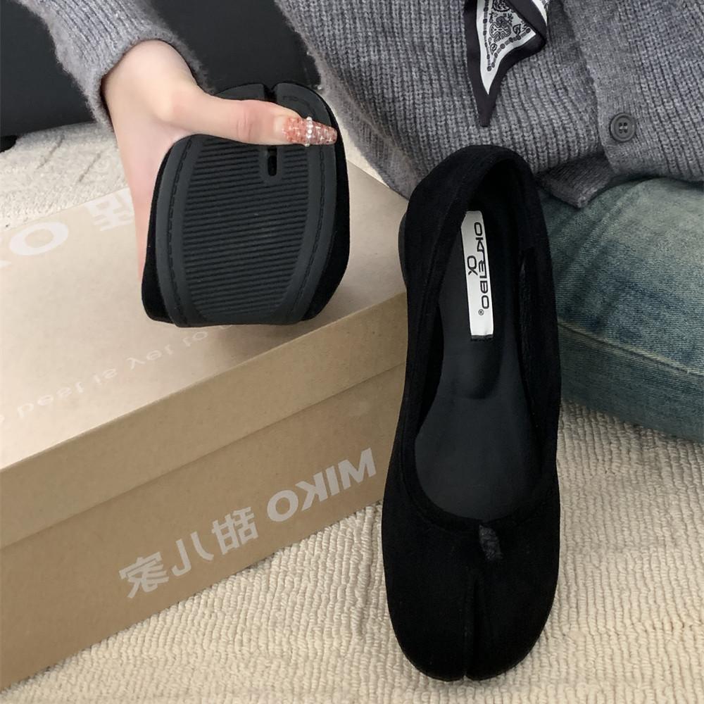 

Мода Bailamos 2024 Новые женские балетки с раздельным пальцем Таби Обувь Ниндзя Слипоны Микрофибра Удобные Тапочки Мягкая Подошва Лоферы Женские Мокасины 39 чёрный