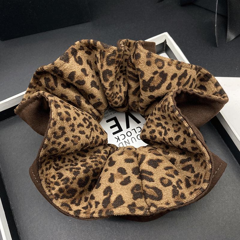 2025 Retro Suede Leopard Print Scrunchie – High-End Hair Accessory for Women