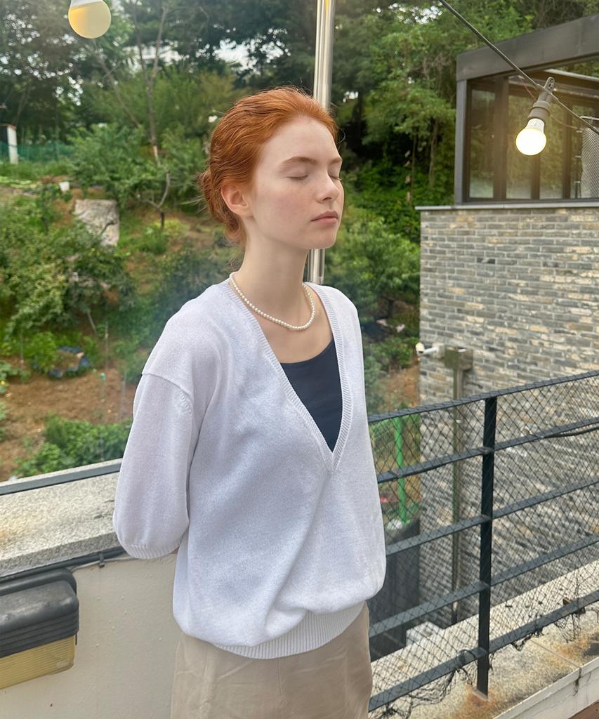 Seuneogeuyu Relaxed Deep V Layered Knit Top With Half Sleeve_3 Colors