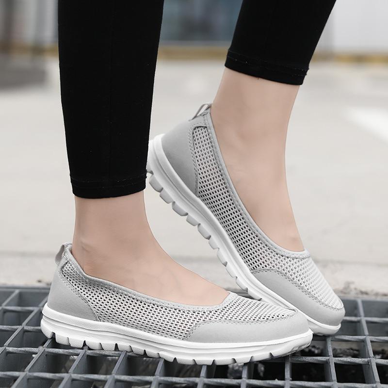 Fashion New Mesh Breathable Sneakers Women Breathable Light Slip On Flat Casual Shoes Ladies Loafers Socks Shoes Women Zapatillas Mujer