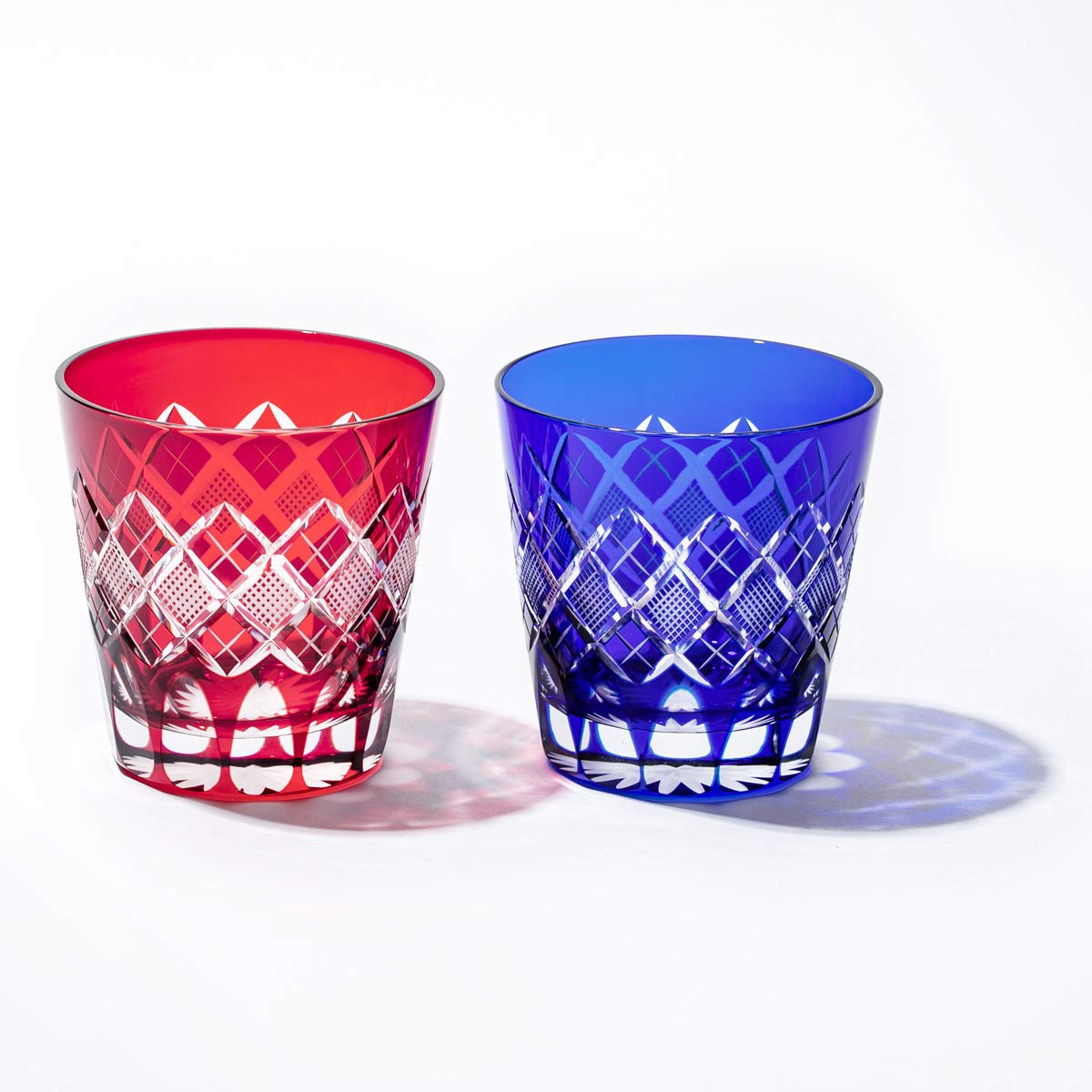 

Official Direct Sales from Taiburo Edo Kiriko Yarai Nanako Old Glass Pair and Wooden Made in Japan Studio (Fish Roe) Open-Top (Red Blue) TB90425RB,