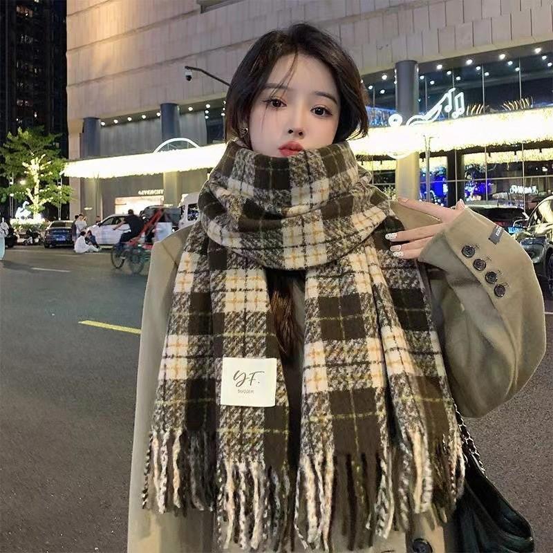 Christmas atmosphere New Year's red plaid scarf Women's winter versatile thickened senior sense Student warm scarf