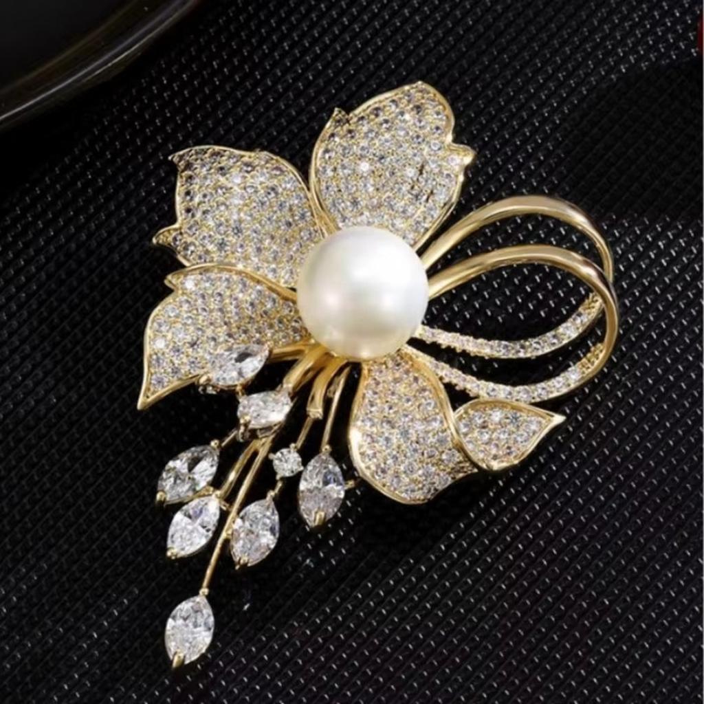 Floral Tassel Brooch with Micro Pave Zircon Copper Base Thick Gold Plating Imitation Pearl Pin for Suit Dress Accessories