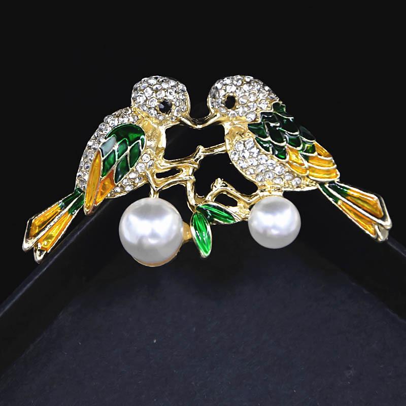 Trendy Rhinestone Kissing Lovebirds Brooch - Handmade Enamel Lapel Pin Accessory