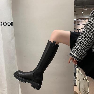 Botas Chelsea de Caña Alta de Cuero Genuino de Mamá Uva con Suelas y Tacones Gruesos.