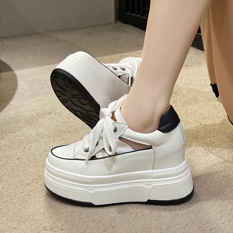Módní dámské 9CM kožené sandály na platformě s klínkem, duté dámské bílé nazouváky, ležérní robustní tenisky, dámské letní pantofle s kamínky