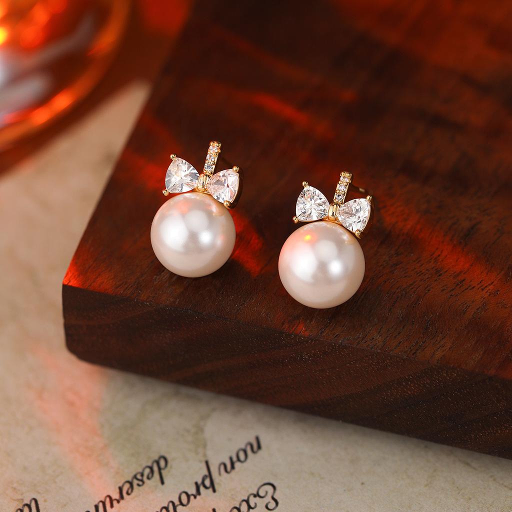 Premium Pearl Stud Earrings S925 Silver Needle Elegant Exquisite Earrings Retro Temperament Versatile Earrings